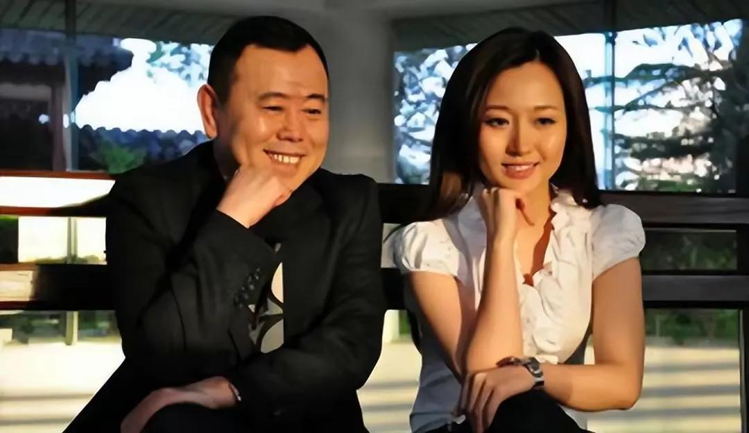 回顾潘长江女儿潘阳拍戏不成嫁10亿富豪婚后带儿子长住娘家