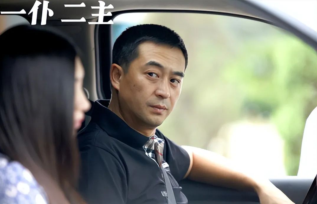 张嘉译是"凤凰男"?前妻颜值碾压现任,二人分手成为不解之谜