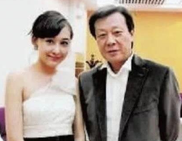 回顾寇世勋拥有2个妻子楼上楼下相处和谐他有何魅力