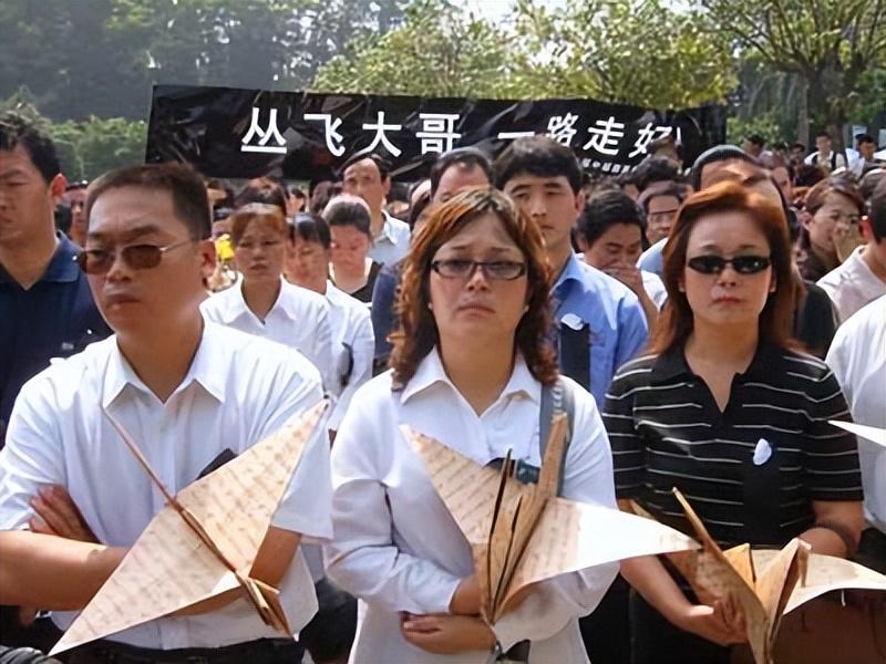 当时的孙俪已经凭借《玉观音》成了有名的女明星,向海清知道她的身份