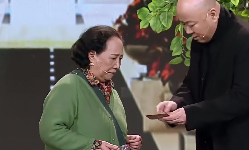 回顾演员郭冬临20次登春晚55岁未婚无子曾因8个字被索赔1亿