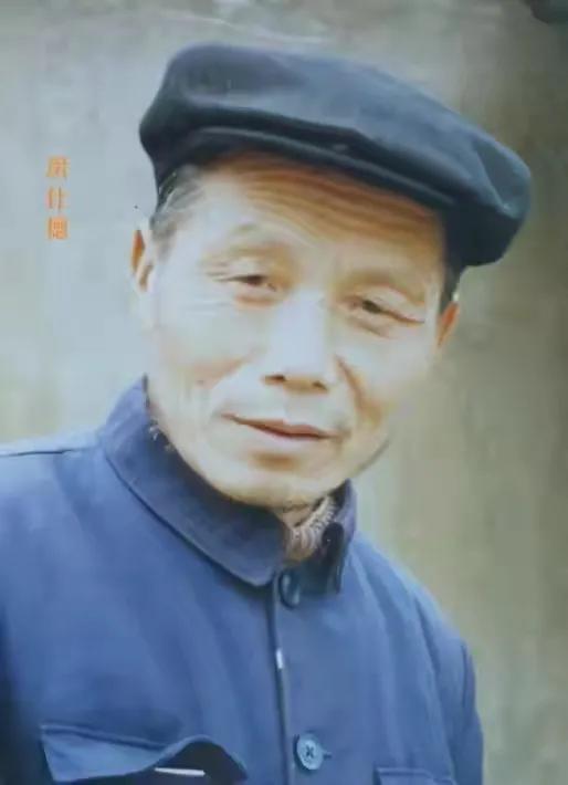 回顾成龙同父异母的大哥73岁见成龙一面直言不要弟弟一分钱