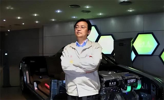 回顾王传福13岁丧父15岁丧母嫂子卖嫁妆供学今身价百亿不忘兄嫂