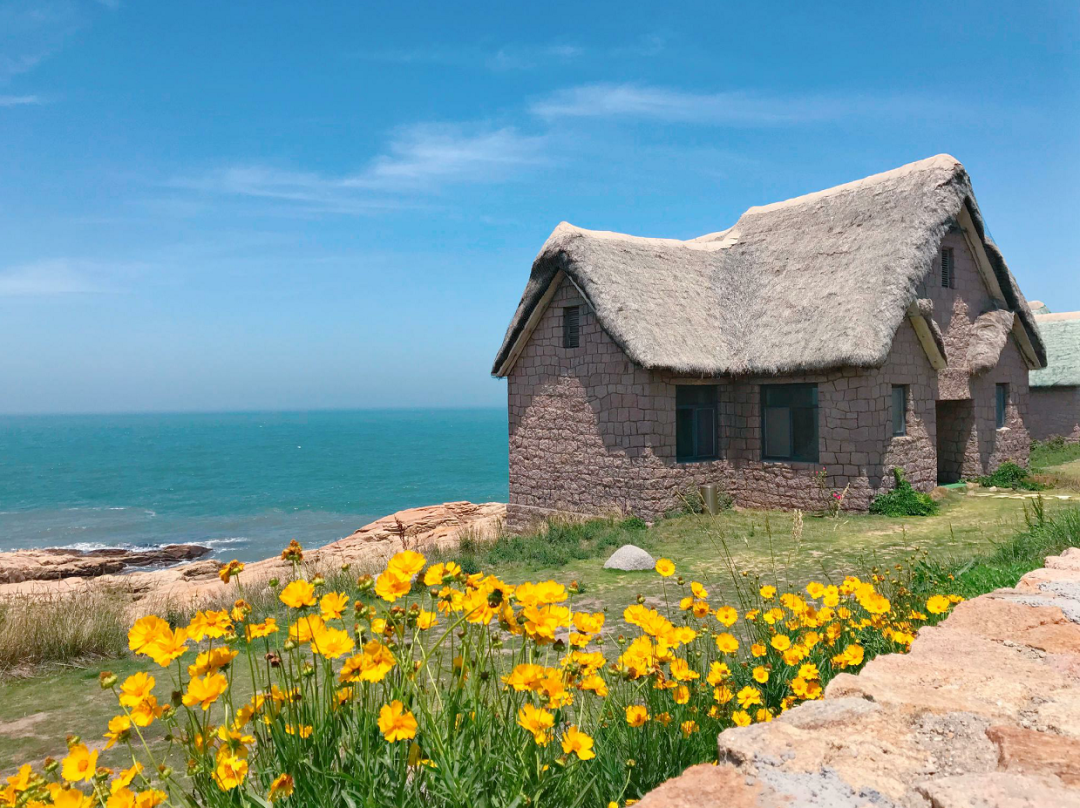 艺术园区山东省威海市荣成市成山镇河口村滨海大道1号打卡推荐:海草房