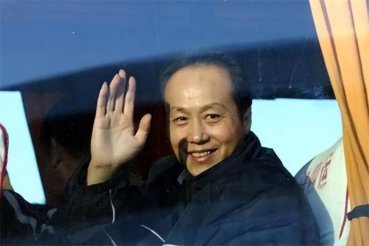 回顾罗京儿子名字取自唐诗高中毕业赴美留学越来越像父亲