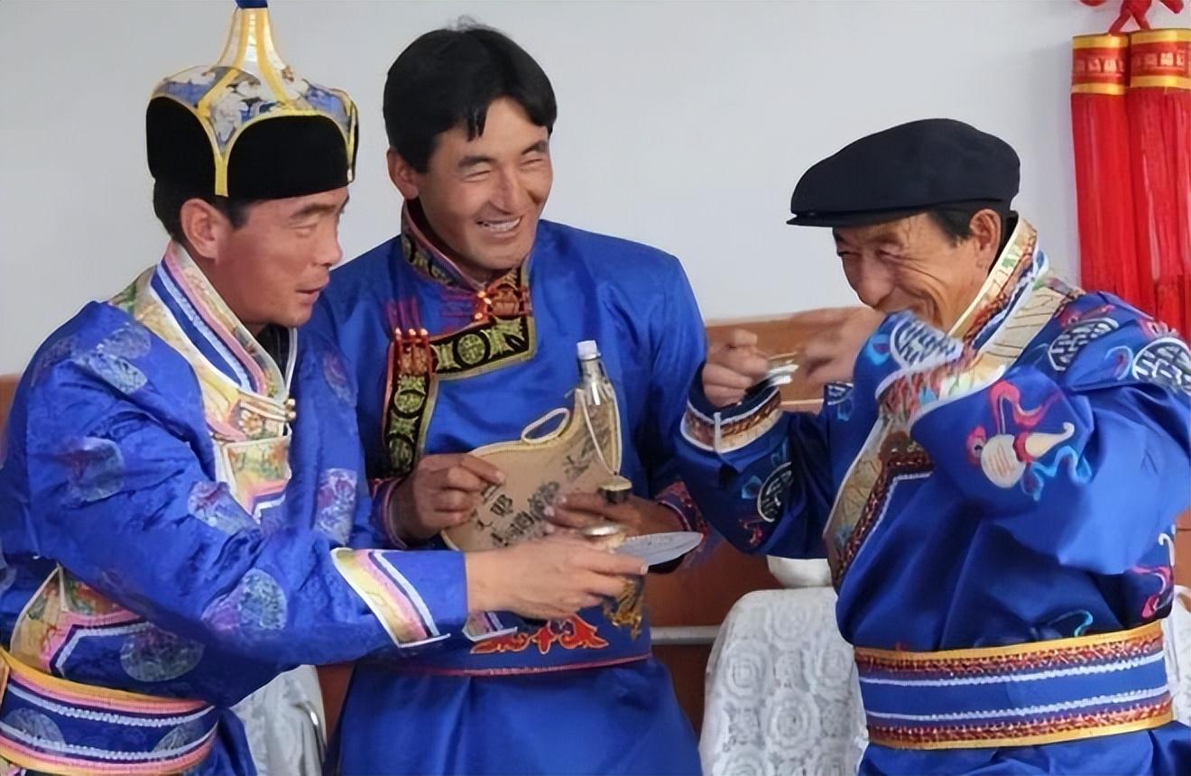 四,内蒙古:草原上的酒量英雄传