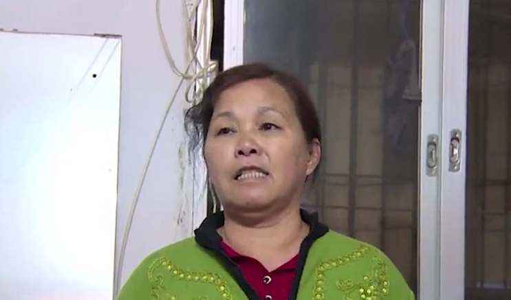 2015年广东男子瘫痪多年妻子找男保姆帮忙照顾男子尊严没了