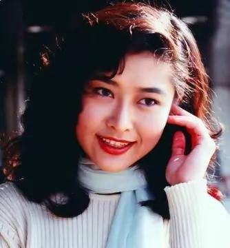 回顾伍卫国痴恋刘晓庆5年分手后难忘旧情年近70依然单身