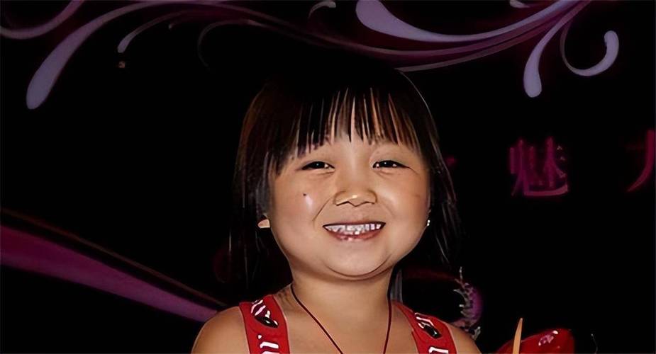 19年成都最美袖珍女结婚32岁模样像10岁婚后生活羡煞旁人