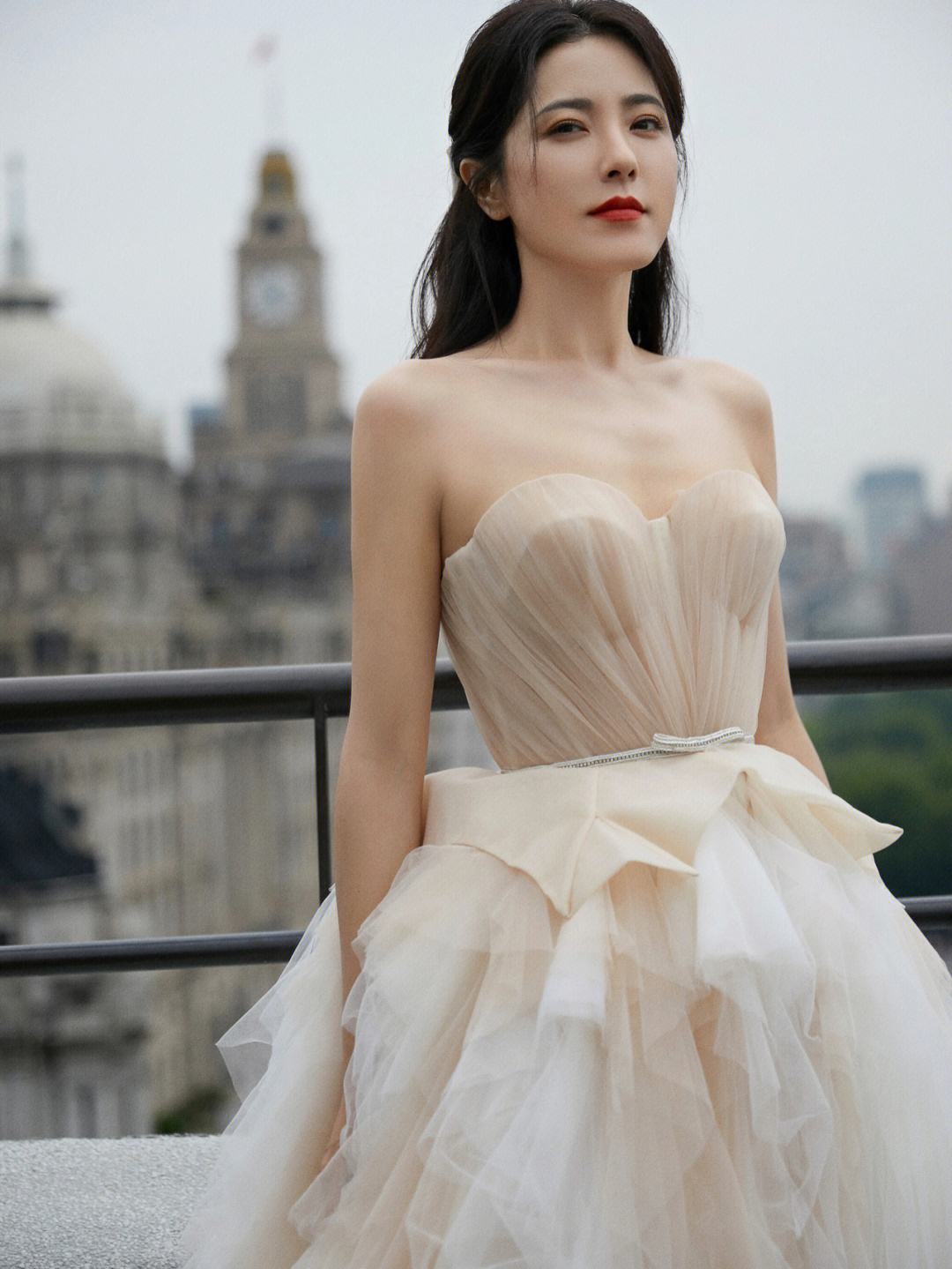 回顾演员曾黎被称为两百年一遇的美人至今46岁仍未婚