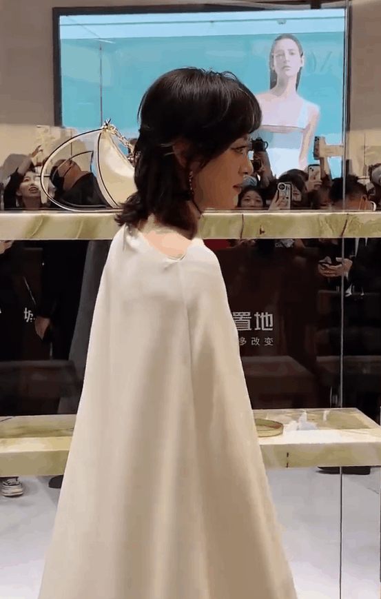 深圳这一夜大方自然的孙俪打了娱圈多少白幼瘦的脸