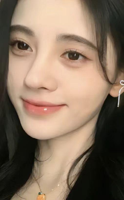 鞠婧祎的成名之路从平凡到四千年的美女