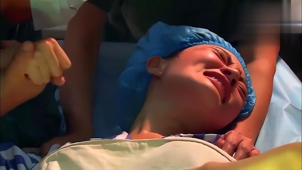 回顾30岁医学博士产子后瘫痪丈夫狠心离婚如今怎么样了