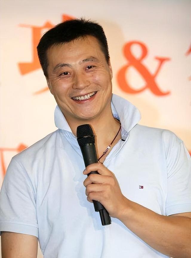 回顾任程伟娶黄蕾到地下室共患难成名后不换糟糠妻只换大房子