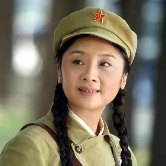 回顾知名演员唐静和前夫王新军离婚后现生活状况如何了