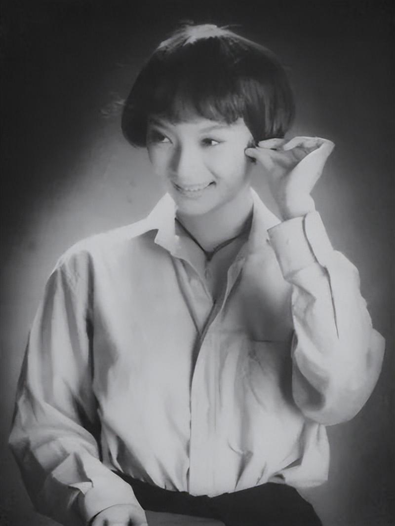 回顾陈数为继子放弃生育目睹丈夫梅开三度不离婚到底图什么