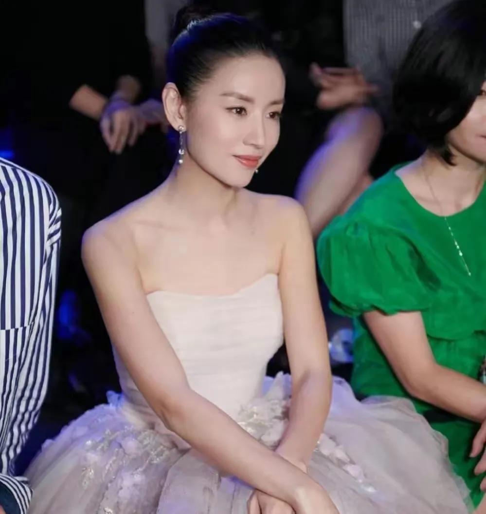 很少有人能做到人生若只如初见,一切无法回头,人生只能向前看,放下