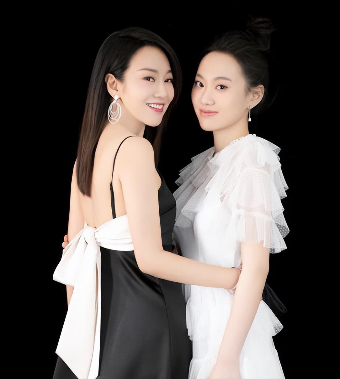 回顾闫妮的女儿邹元清长相平平演技一般母亲力捧现在怎样