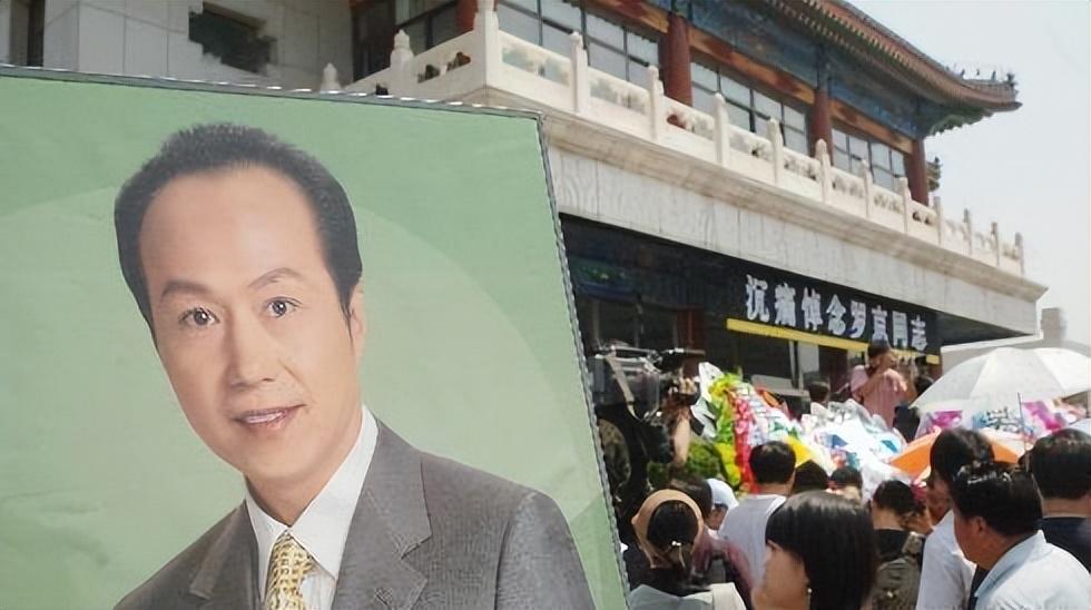 回顾罗京儿子名字取自唐诗高中毕业赴美留学越来越像父亲