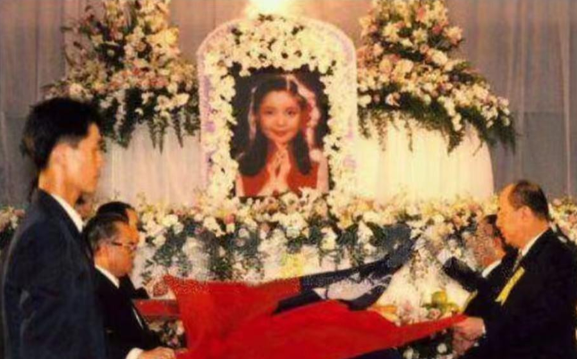 邓丽君去世重大葬礼图片