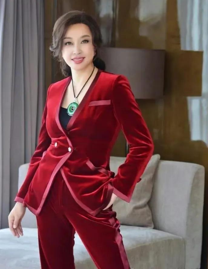 回顾阿峰受不了刘晓庆的一脸嫌弃余生只想做儿子的好父亲