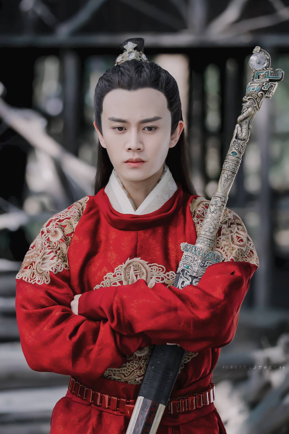 34岁任嘉伦演十几岁少年被吐槽辣眼睛,网友:我觉得他演的挺好的