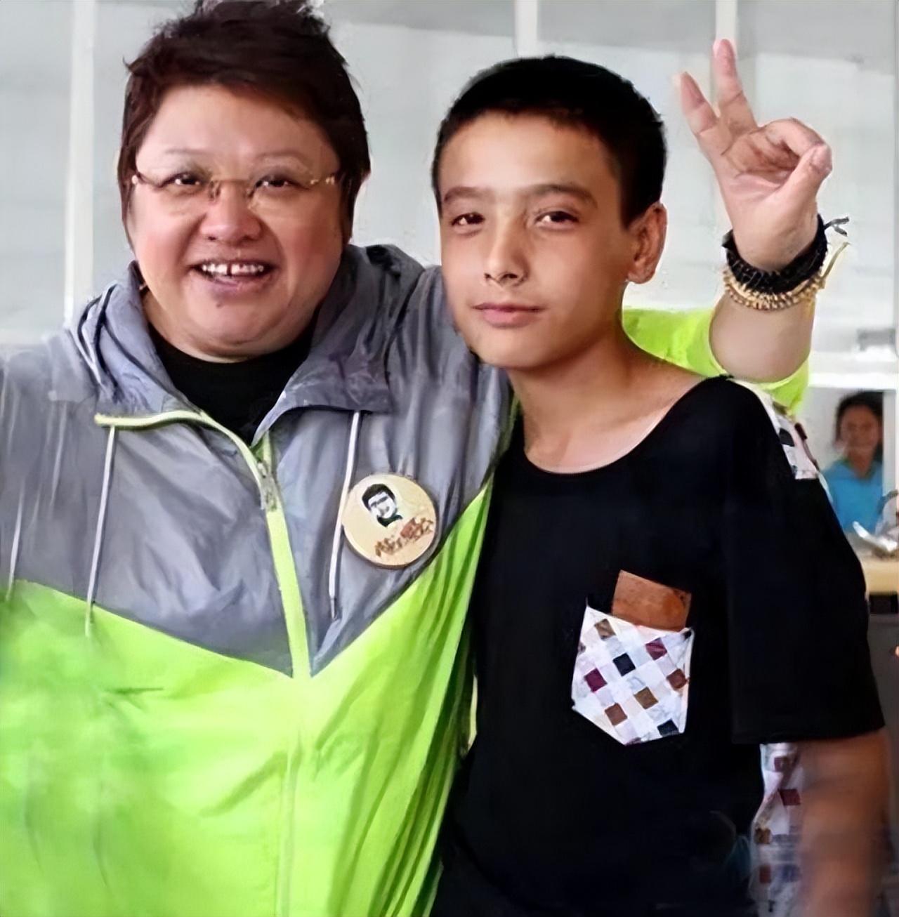 回顾那个说要替韩红养老送终的孤儿如今兑现承诺了吗