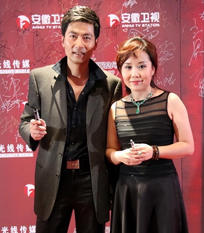 回顾陆剑民一封信定情娶西北歌后胡月结婚33年浪漫依旧