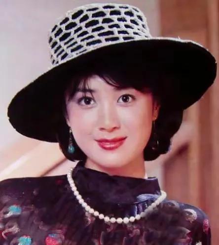 回顾颜值再高也救不了自甘堕落的傅艺伟