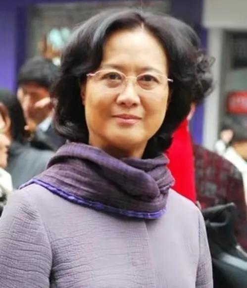 回顾演员柏寒父母双亡丈夫病逝自己患癌离世她的一生太苦