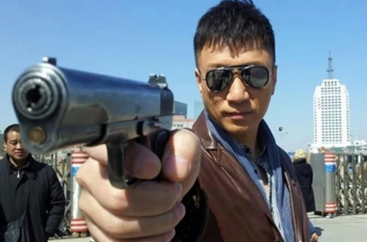 回顾孙红雷贫民窟的霹雳舞王25岁成中戏旁听生坎坷逆袭路