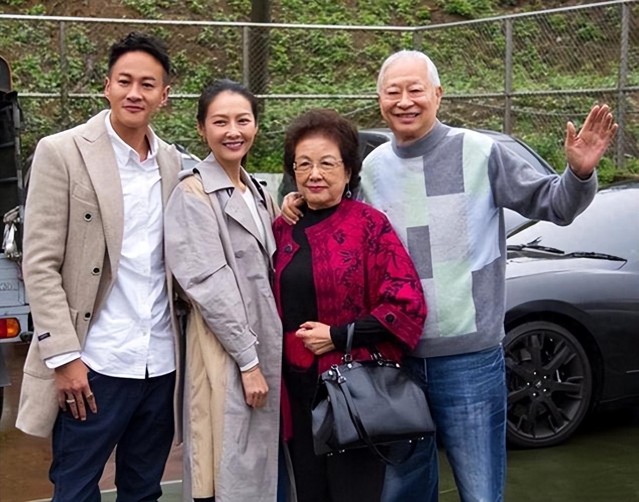 回顾何润东三次表白孙俪被拒41岁迎娶柜姐恩爱多年无子也幸福