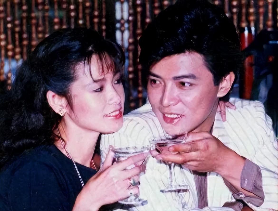 回顾张佩华我这辈子正确的决定就是娶了空姐生一儿一女