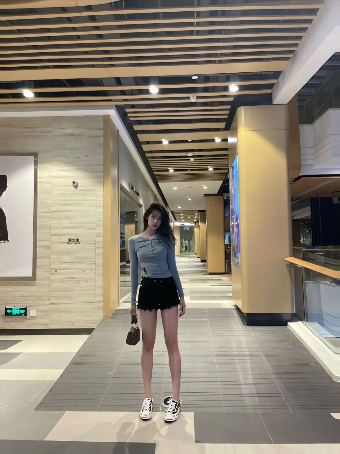卓识，中国女子篮球运动员