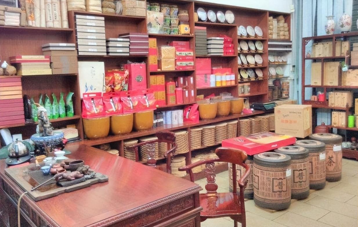 很丰富的教师,来到镇上的学校后,虽说校内也有小矛盾,但也都无伤大雅