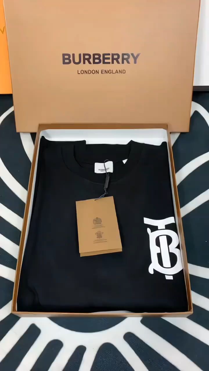 巴宝莉男士短袖休闲百搭款