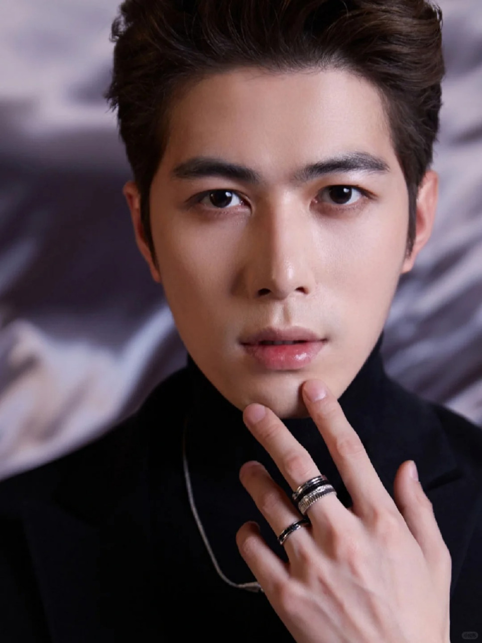 期待他早日康复再绽光芒  陈学冬凭借《小时代》系列崭露头角,之后