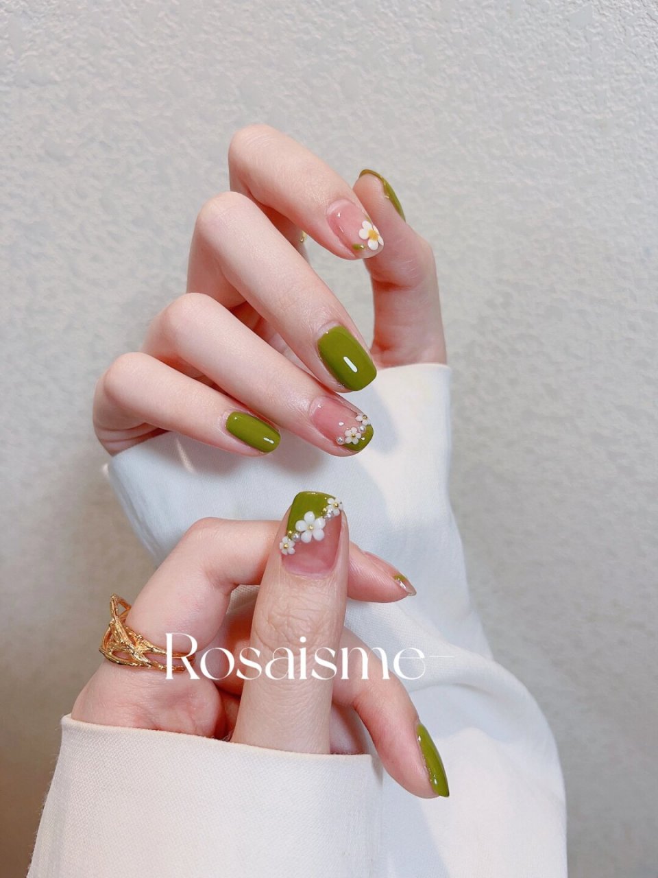 今天要跟大家分享的是4款超🔥的春夏美甲合集🍃,每一款都是我心头