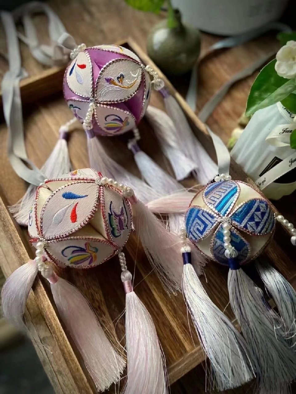 绣球,这一充满魅力的民俗工艺品,是广西壮族文化的