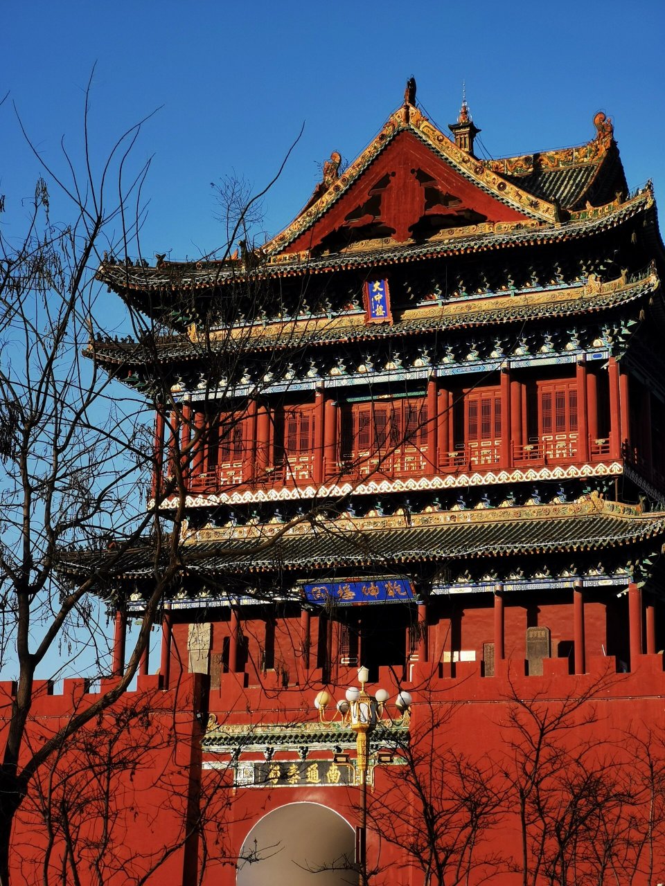 临汾鼓楼  我一直对历史建筑有着浓厚的兴趣,这次终于有机会来到了