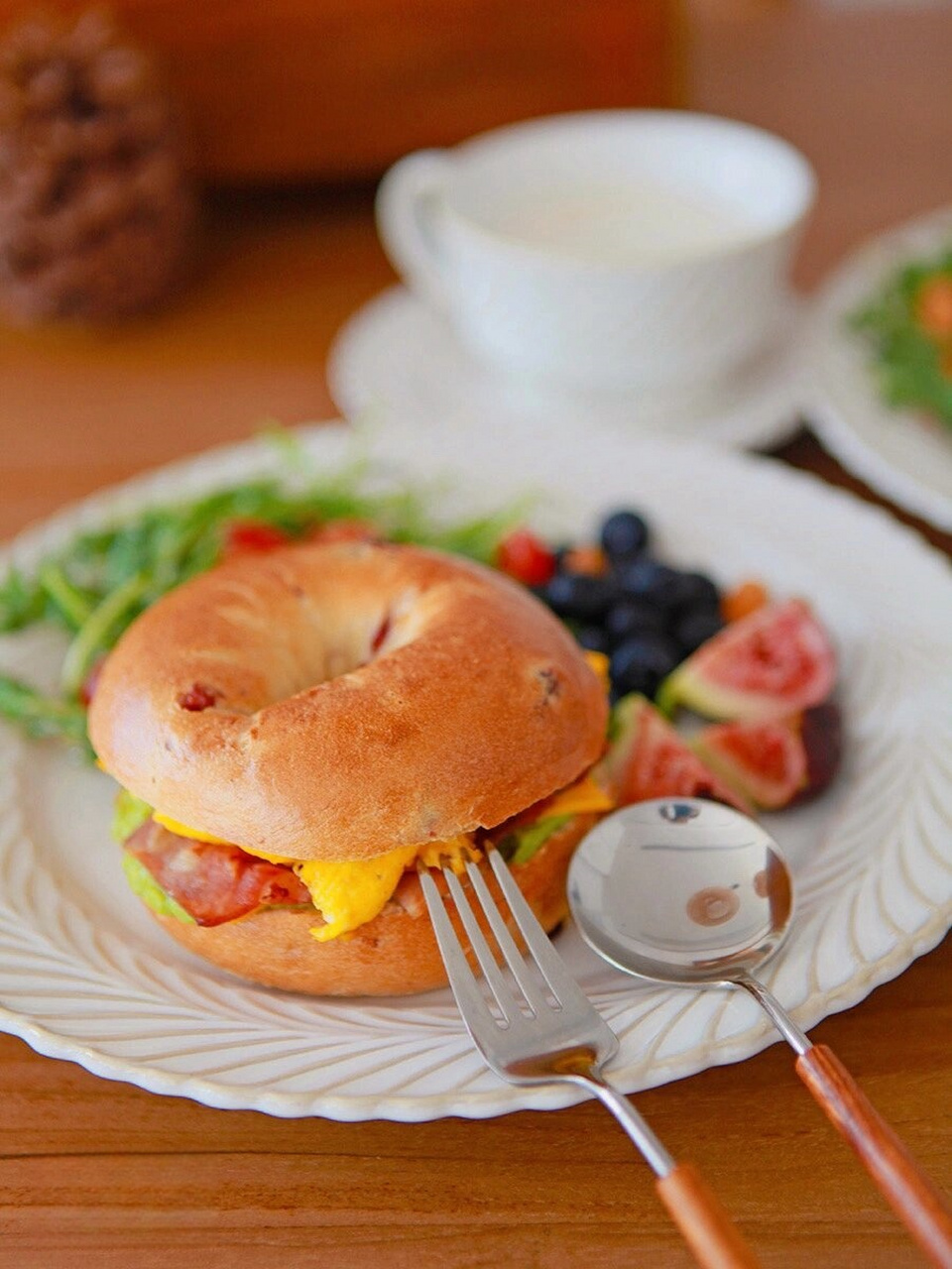 牛油果培根鸡蛋贝果  98一天之计在于晨,鸟儿的美食日记就从早餐