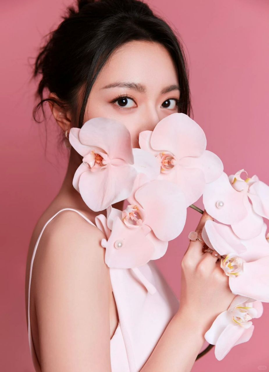 赵今麦暴雪穿搭解析:甜美少女风引领潮流新风尚!