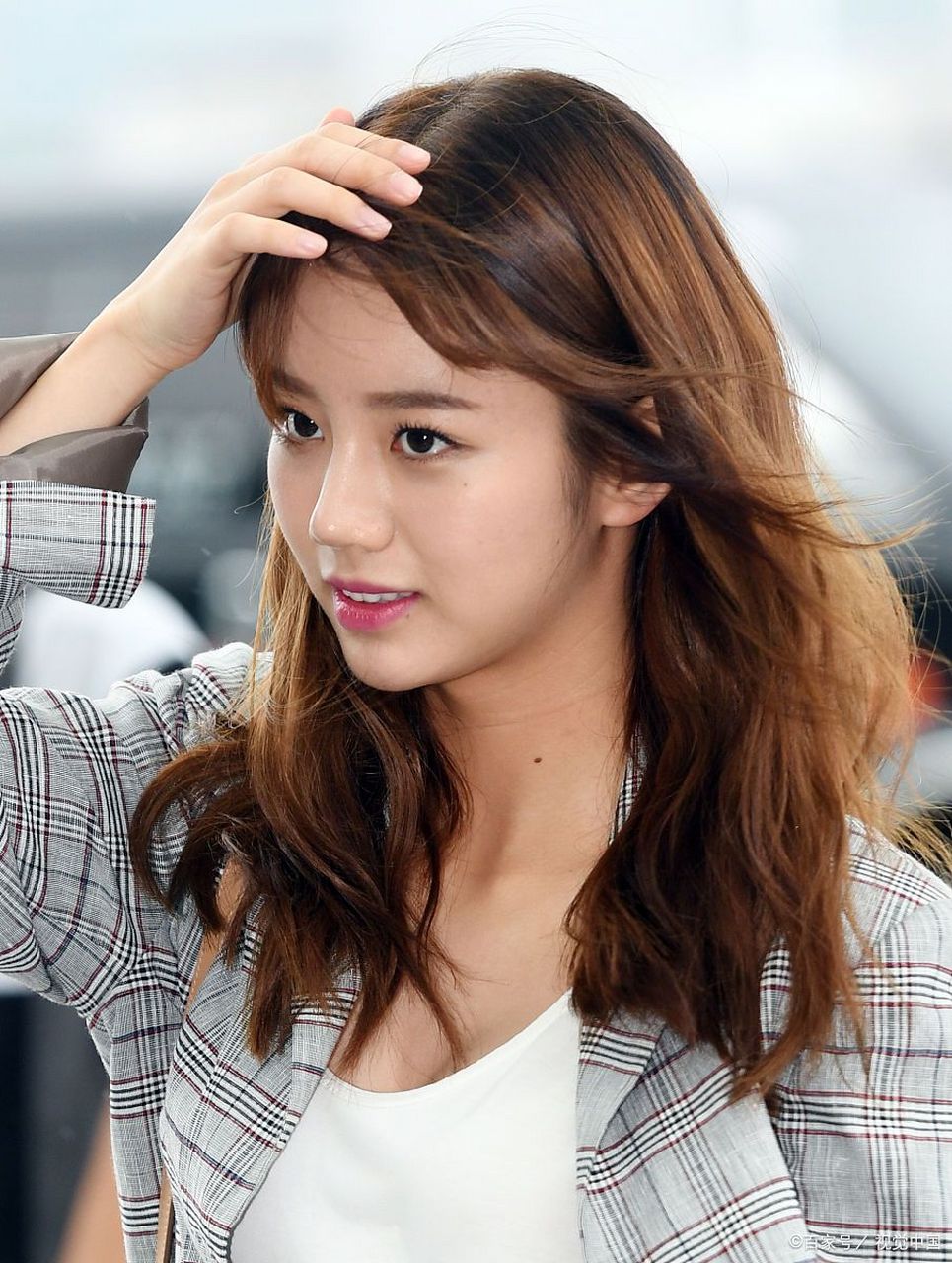 李惠利,这个名字仿佛一颗璀璨的星辰,在演艺界闪耀着独特的光芒.