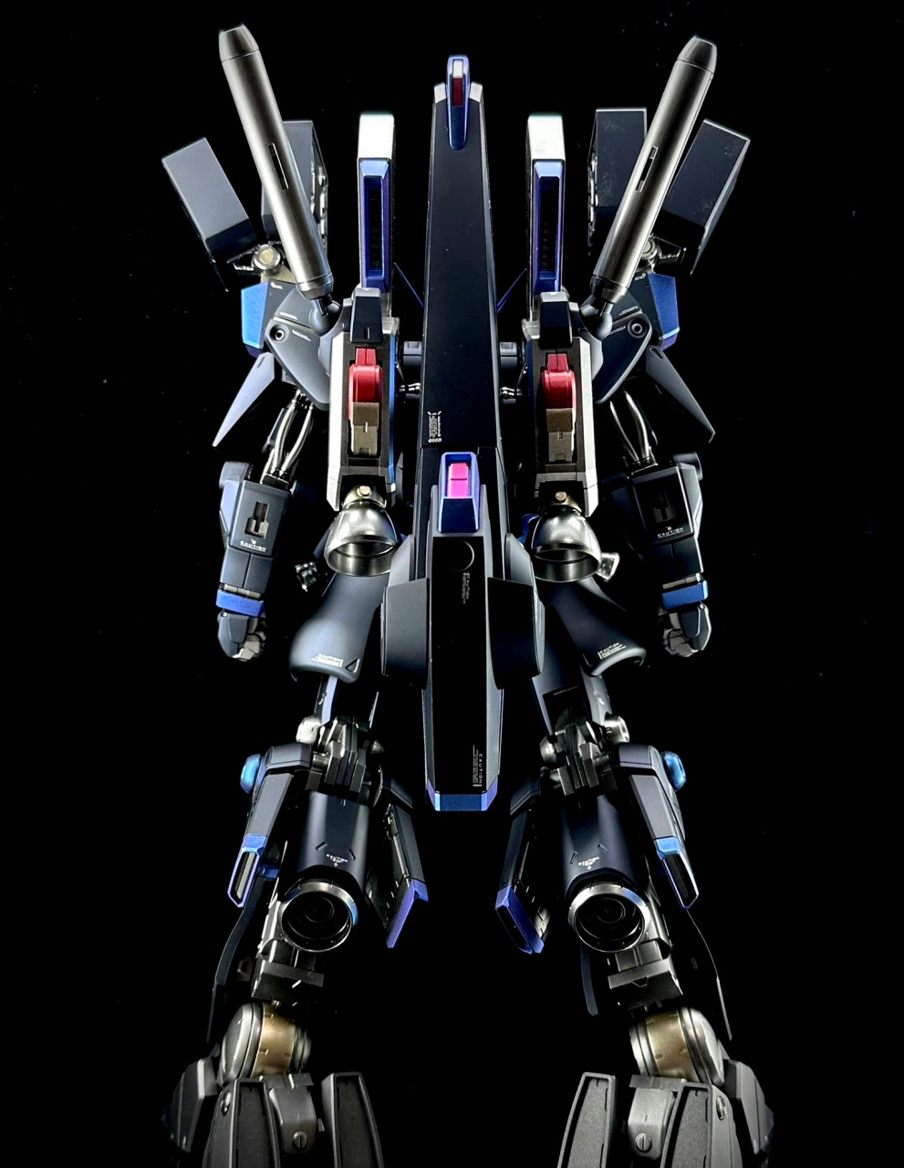 模型欣赏:机动战士高达 高达mk-5,机体出自《高达前哨战》,是奥古斯塔