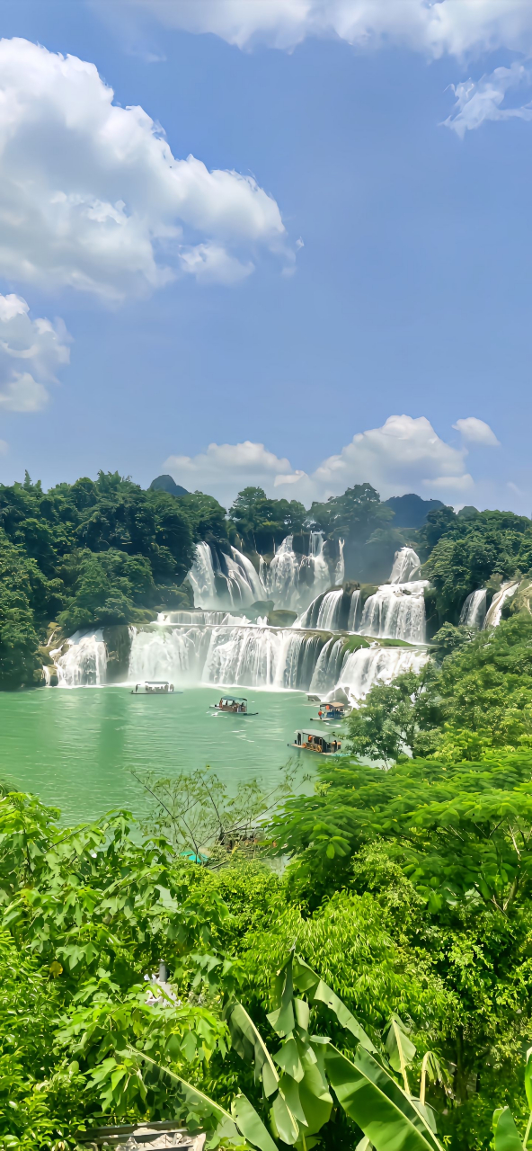 广西德天跨国瀑布是亚洲第一大跨国瀑布,位于中国与越南边界,媚年