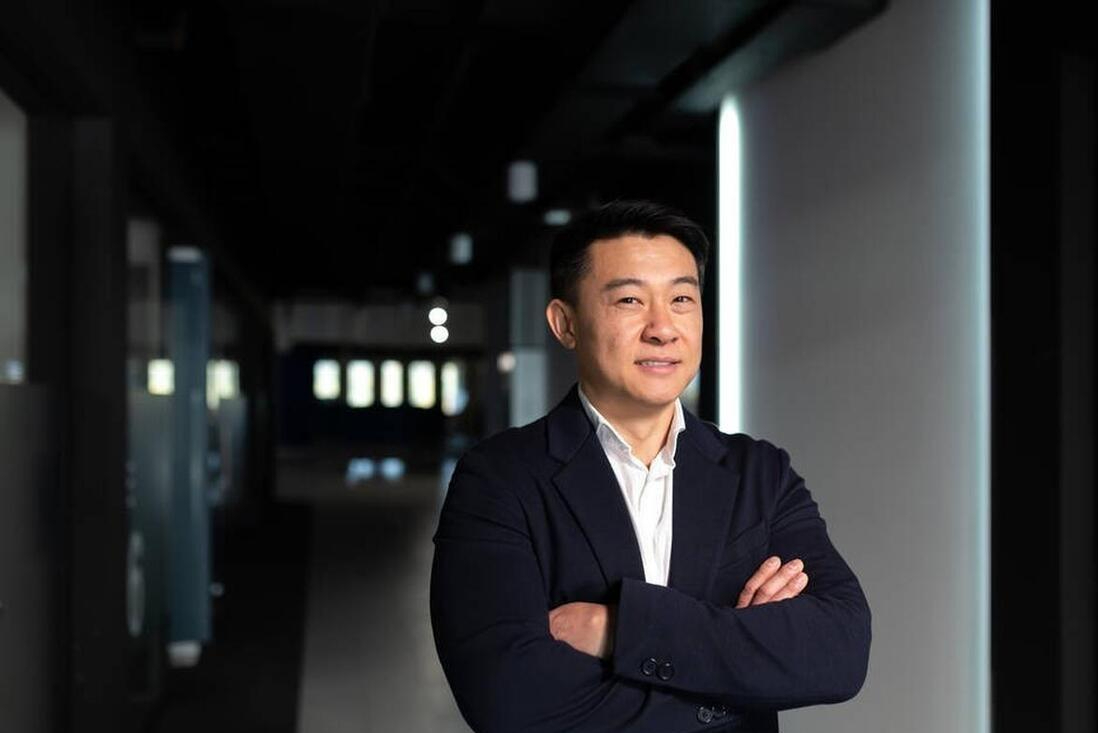 当了5年局长的二舅退休了时隔4年后我登门拜年开门后二舅流泪