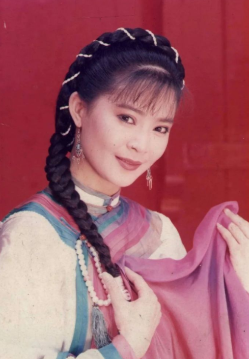 回顾琼女郎俞小凡就这样改写了她的结局苦尽甘来终无遗憾