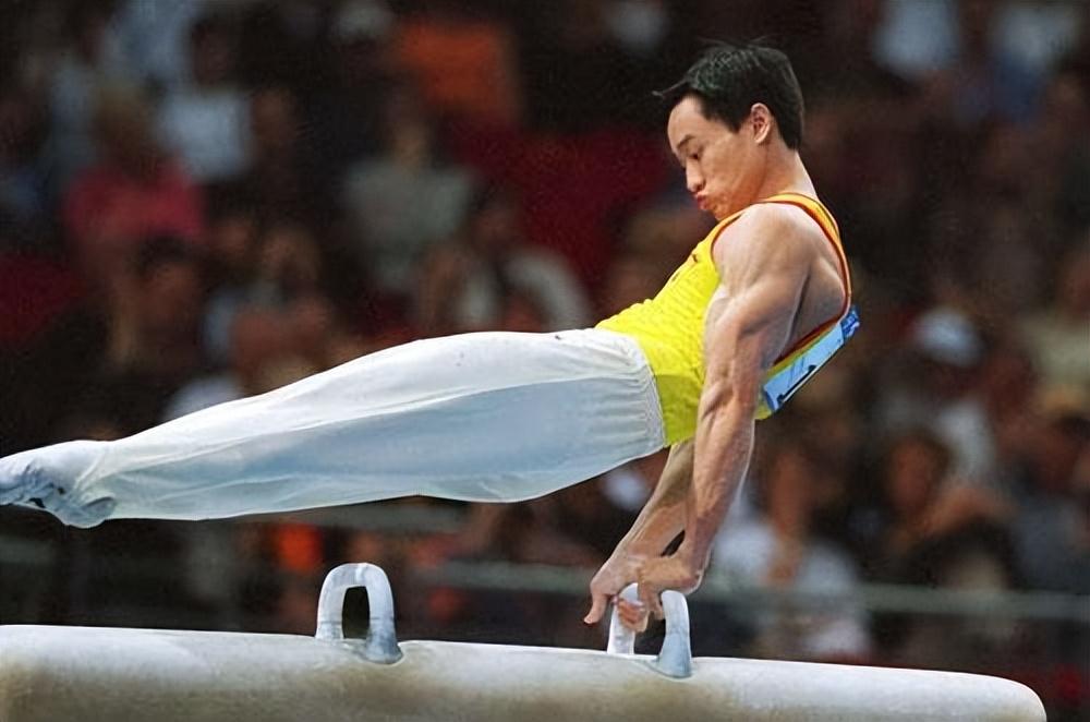 回顾体操冠军杨威08年奥运体操全能王现只能依赖呼吸机生活