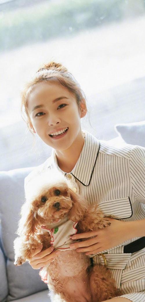 中活泼可爱的如兰,也是《如懿传》中的颖妃,她就是青年演员张佳宁!