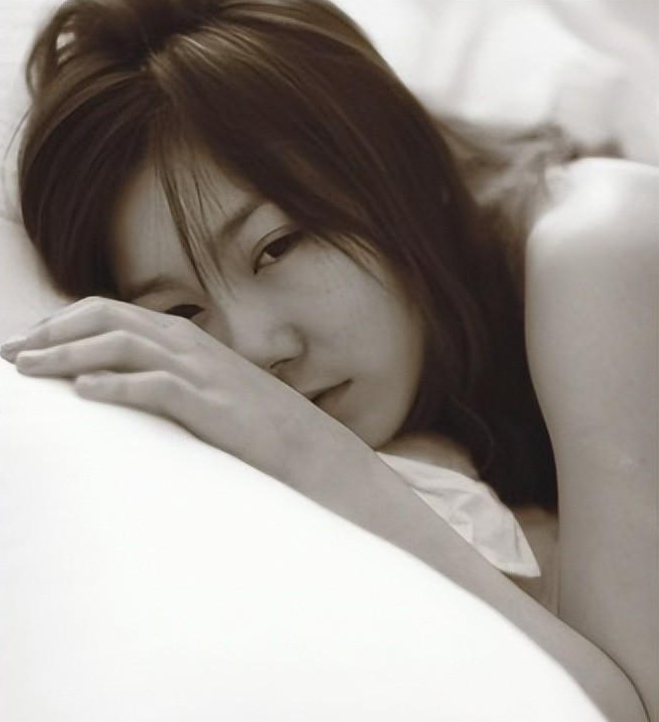 回顾90后人大才女苏紫紫不顾批评做人体模特如今怎样了